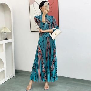 Vestidos de trabalho miyake plissado moda em forma de v impresso terno feminino meados pescoço camiseta em 2024 primavera (saia superior) conjunto de duas peças