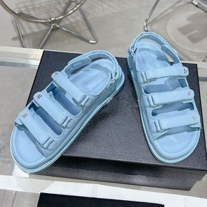 24SS Women Sandals Designer Platformowe Obcasy z 3 paskami na zewnątrz buty plażowe z Strass Stone Slides Klasyczny zielony niebieski czarny czarny buty luksusowe buty rekreacyjne