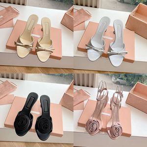 2024 Designer-Luxus-Sandalen mit hohen Absätzen in reiner Farbe für Damen, 100 % Leder, lässige Outdoor-Kleidung, Strass-Schleife, hochhackige Hausschuhe, modische Damen-Sandalen mit Riemchenabsatz, Größe