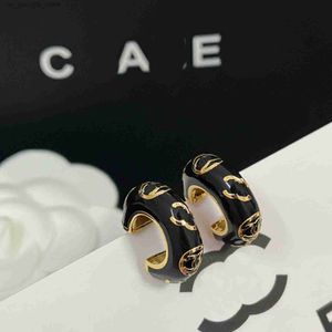 Fascino nuovi orecchini neri designer orecchini di lusso vintage design classico regalo gioielli stile romantico coppia famiglia amore regalo orecchini Y240327