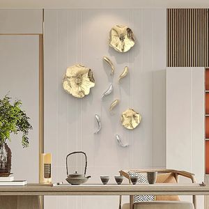 Decoração de parede de fundo de resina estéreo carpa peixe folha de lótus pingente de ouro biônica chinesa acessórios para casa 240314
