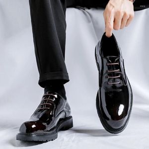 2024 Quality Shoes Hight 92 Casual British Style Business Patent Leather For Men's Banquet Dress Black Hombre Classic Pointed