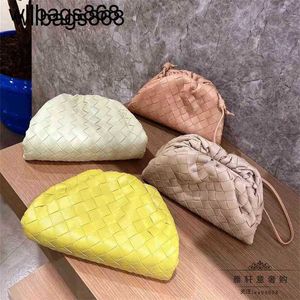Bottegvenetas Pouch Дизайнерские сумки Купить Мини-сумка Baodiejia Тканая сумка на одно плечо с завязками из натуральной кожи Ip0w