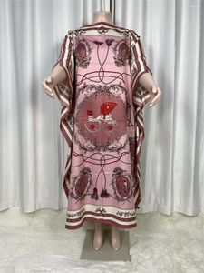 Kvinnors badkläder 2024 Saudiarabisk halsduk Löst tryck Silk Maxi Dress Summer Beach Bohemian Robe African Kaftan Kimono Kort ärm C29