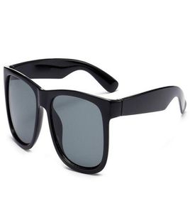 Wholefashion Classic okulary przeciwsłoneczne Uv400 mężczyzn kobiety fajne odcienie marka projektantów okularów ogrodowych okularów słonecznych Justins Grey with 1072795