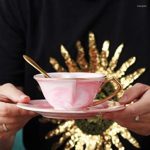 Чашки Блюдца Керамическая чашка для молока в форме сердца Мраморный кофе с соусом в скандинавском стиле Утренний чай Домашнее использование Завтрак Фарфор