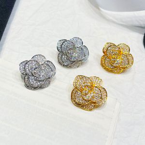 Orecchini di nuovi designer Orecchini scintillanti di camelia per diamanti per le orecchie da orecchie di lussuoso regalo di marca di lusso