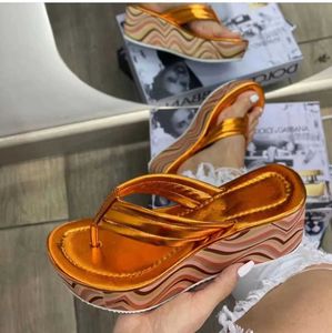 Slippers Slippers 2023 Summer Womens Colorful Thick Sole Herringbone Slider Heel Beach Sandals Slide H2403263ZFN