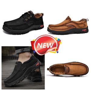 Summer Men's Shoes Soft Thick Sole Outdoor Shoes Designer Högkvalitativ Fashion Solid Color Thick Sole Sports Hållbara förstärkta Casual Shoes Gai 2024 Lätt