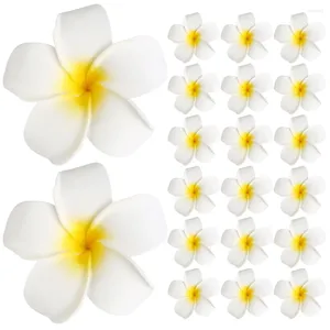 Dekorativa blommor 20 datorer konstgjorda frangipani hår tillbehör plumeria blomma med klipp hårnål barrette järnflickor huvudbonad resor