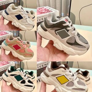 Designer Athletic 2023 9060 Low Sports Baby Sneakers Creme Black Grey Multi-Color Cherry Blossom para crianças Blindable meninos sapatos meninos