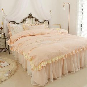 Sängkläder sätter fjärilsbroderi Set lyxigt spets ruffle prinsessan täcke täcker sängöverdrag säng kjol kuddfästen bomull hem textil