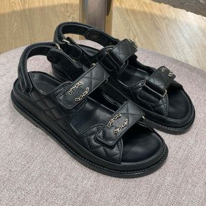 Novo canal feminino luxo feminino apartamentos slides verão senhoras sapatos acolchoado pai areia couro preto velcro sandálias de praia com sola de couro 35-41