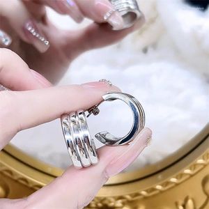 Stud Cupings Japon ve Koreli Kazanmamış Kadınlar Basit Mizaç Agaranlı Moda Tasarım Sterling Gümüş