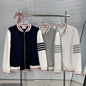 Maglia da baseball casual da uomo color block con maniche a quattro barre, versione alta, nuova classica