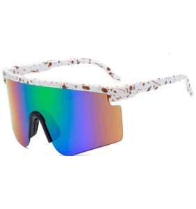 2022 Super nowy trend spolaryzowane okulary przeciwsłoneczne moda Urban Men039s i Women039S Zmiana Hiphop okulary WE0I9159014