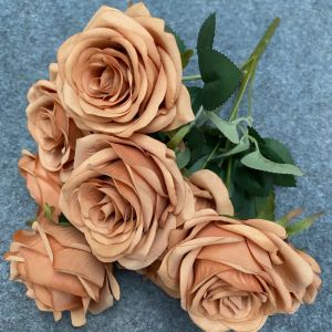 Bouquet di rose a 9 teste Fiore artificiale Decorazione di rose per matrimoni Visualizzazione di scene Regalo floreale Camelia bianca rosa