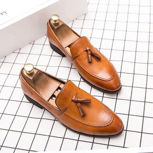 Buty zwykłe męskie skórzane frędzlowe włoskie ubiórki Office Footwear Modna elegancka Oxford dla mężczyzn