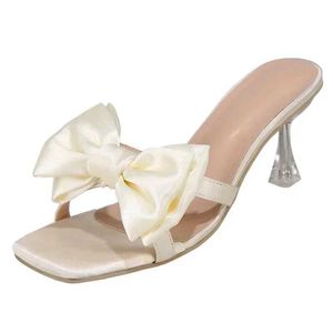 Hausschuhe Hausschuhe Damen Sandalen Stiletto Grün Hoher mittlerer Absatz Kleider Luxus Mode Schicke Party Hochzeiten Gold Sexy Designer Hochzeit Elegante Schuhe H240326E50Q