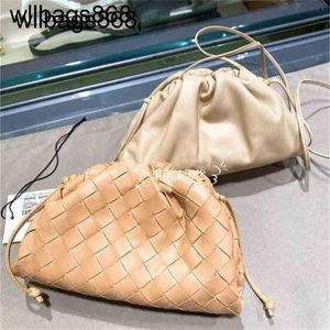 Bottegvenetas Pouch Designer Bag Handbag Cloud Mini Hand Woven Smooth Dumpling Single Shoulder Female 2xt3