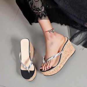 Slippers Slippers 2022 New Summer Womens Slipper Tick Boom Slope Leak Toe Soes Outdoor Casual Simple Solid Color Women Sandals Slides H240326Q9W4