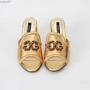 Sandalen Womens Brand Designer Sandalen 2023 Neue Sommer Mode Italienische Gold Middle Maultier Slipper Damen Accessoires Sandalsl2403