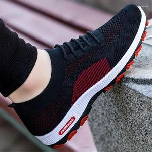 Casual Shoes Men Sneakers Fashion Outdoor Kolor Wysokiej jakości oddychający zapatillas de Hombre Man Mesh Miękkie litery Tennis Chaussure Hommes