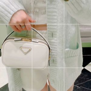 Modedesigner-Tasche Neue hochwertige Kameratasche aus erster Schicht aus Rindsleder Mini-Umhängetasche mit Doppelreißverschluss, Größe 19 cm Hand-Umhängetasche