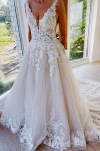 Sommer Bohemian Spitze Tüll Brautkleider Eine Linie v Hals Applikationen Brautkleider plus Größe Roben de Mariage BC PPLIQUES