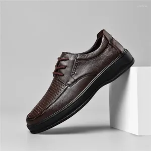 Casual skor som säljer män italiensk ljus glid på mäns lägenheter andas äkta läder man som kör hög kvalitet
