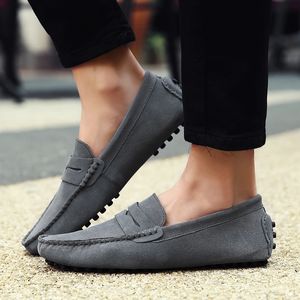 الرجال غير الرسميين أحذية Espadrilles ثلاثية أسود أبيض بني نبيذ حمراء البحرية Khaki رجالي من جلد الغزال أحذية رياضية جلدية تنزلق على قارب حذاء في الهواء الطلق شقة القيادة المشي 38-52 A098