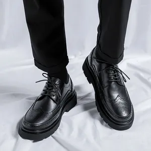 Sıradan Ayakkabılar Mens Fashion Business Düğün resmi elbise Oyma Brogue Danten Derby Ayakkabı Orijinal Deri Sabahlar Platform Ayakkabı