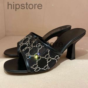 Yenilik terlik tasarımcıları sandalet moda gamca rhinestone damalı sandalet kadınlar için 7.5 cm yüksekliğinde kadın tasarımcı ayakkabı fabrikası ayakkabı üst kaliteli terlik