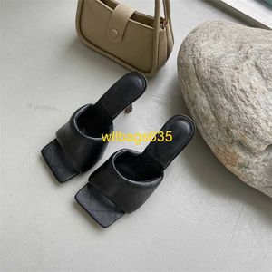 Lido Mule Sandals Botteg Veneta Slifori 2024 Summer Nuova linea quadrata a testa aperta con le pannelli di tallone alta a griglia di diamanti per le pannelli per le donne aria hanno logo HB04