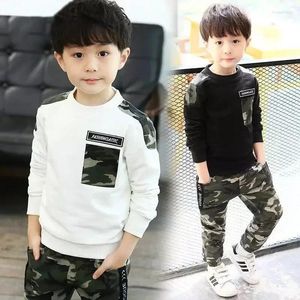 Kläderuppsättningar 2024 Spring Autumn Kids Sport Boys Tracksuit Camouflage Children Tops Pants 2st Outfit 3-12 Years