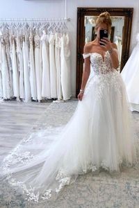 Gorgeous Lace Tulle Wedding Dresses A Line Off Shoulders Appliques Sweep Train Bridal Gowns Custom Made Robes BC18484