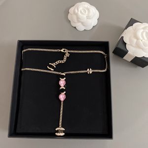 Ny xiaoxiangfeng rosa diamant kärlek halsband kvinnors långa doftande mormor pärla stickad tröja kedja