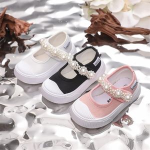 Dzieciowe dzieci swobodne buty płócienne Dziewczyny Softsoled Nonlip Treakers Oddychający stały kolor imitacja Pearl Kids 240313