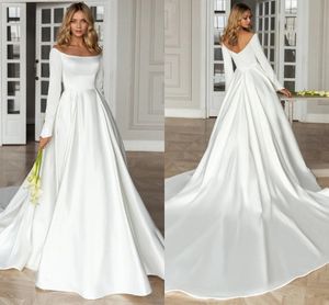 Scoop Bateau Neck Abiti da sposa moderni con maniche lunghe Una linea Semplice Boho Garden Abiti da sposa Corte dei treni Plus Size Ricevimento sposa Donna Abiti da sposa CL3423