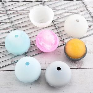 Ny 2024 6cm Big Size Ball Ice Molds Sphere Round Ball Ice Cube Makers Home and Bar Party Kitchen Whisky Cocktail Diy Ice Cream Molds för