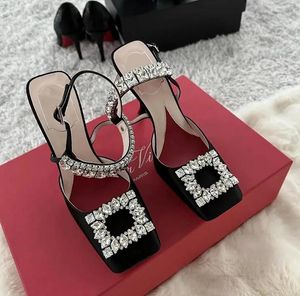 여름 모조 다이아몬드 스퀘어 버클 하이힐 샌들 기질 하이힐 섹시한 드레스 연회 여성 신발 새로운 스틸레토