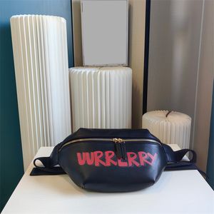 Designer midjeväska äkta läderbälte väska för män kvinnor bröstsäckar brev mode bumbag fanny pack engelska fotboll crossbody väskor