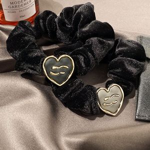 Siyah lüks saç tokası yeni yüksek elastik tavan klasik tasarımcı kalp logosu aptal kız vintage cazibe tarzı saç kauçuk bantları