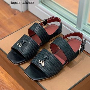 Loro Piano LP Lorospianasl Charms Topquality Flattie Sandaler Thong Summer Raffia OpenToe Shoes Flat Hools