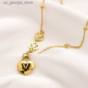 Naszyjniki wisianta designerskie naszyjniki sercowe 18k złoto platowany długi łańcuch miłosna biżuteria Naszyjnik
