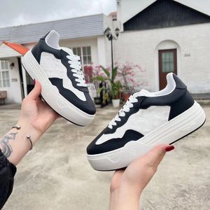 Designers Shoes Women Groovy Platform Sneakers Embossed Flat Shoes Classic calfskin black and white fashion Printing Trainers size 35-41 3.20 19