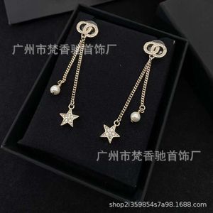 Orecchini designer per donna Orecchini a fila perle a stella a cinque stelle con orecchini di lusso leggeri alla moda con senso avanzato design unico