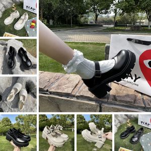 Tasarımcı Sandalet Dantel Yukarı Sığ kesilmiş ayakkabılar kızlar G Slingback Pompa Yüksek Topuklu Orta Topuk Örgü Kristaller Köpüklü Baskı Baskı Kauçuk Deri Yaz Ayak Bileği Kayışı Dişleri Gai