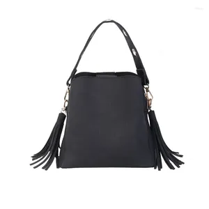 Shoulder Bags Scrub Women Bucket Bag Vintage Tassel Messenger Retro Simple Black Green Brwon Crossbody Tote High Quality