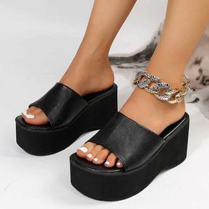 Chinelos chinelos Cunky Plaorm Sandálias Mulheres Fasion Preto PU Leater Cunha para Mulher 2024 Verão Tick Boom Slides Plus Size 42 43 H240326AQWB